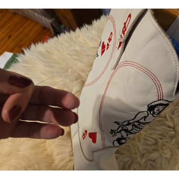 Dingo White Heeled Boots with Red and Black Design - Picture 4 of 11